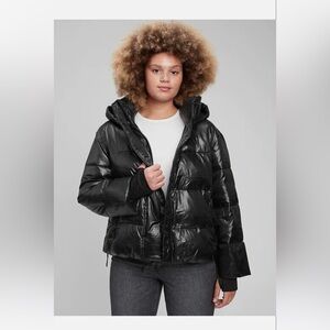 Black Gap Women’s Puffer - Black - Small